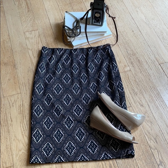 Renee C. Dresses & Skirts - Renee C pencil skirt black tan size medium